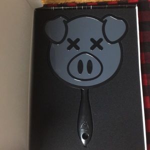Jeffree Star x Shane Dawson Black Pig Mirror